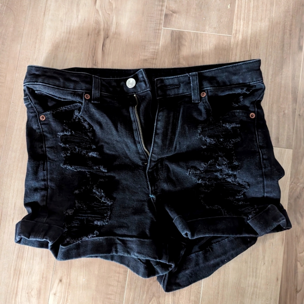 American Eagle black distressed  shorts size 8 women's